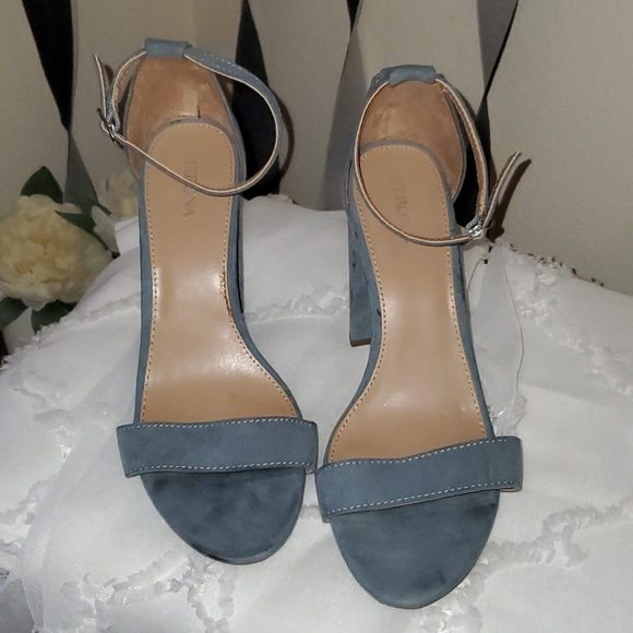 Heels - Picture 1 of 7